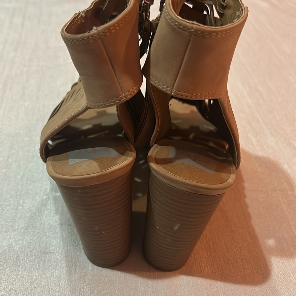 DV by Dolce Vita ‘Alyson Amina’ Women Brown Strappy Block Heel Sandals Size 8.5 - Picture 9 of 15
